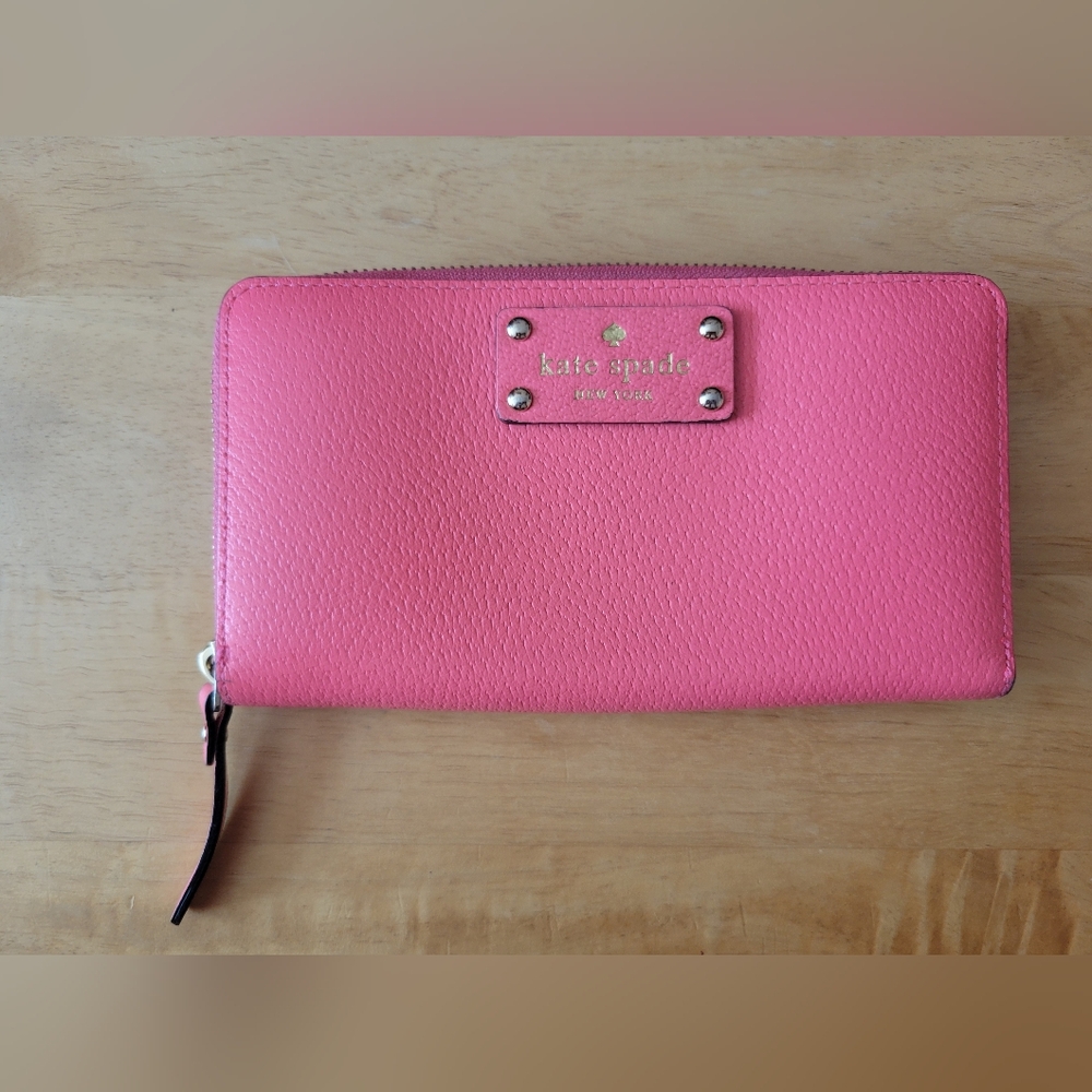 Kate Spade Coral Wallet.